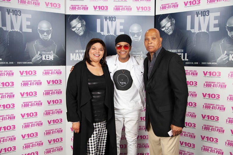 Maxwell Meets Fans Backstage At V-103 Live Concert In Atlanta