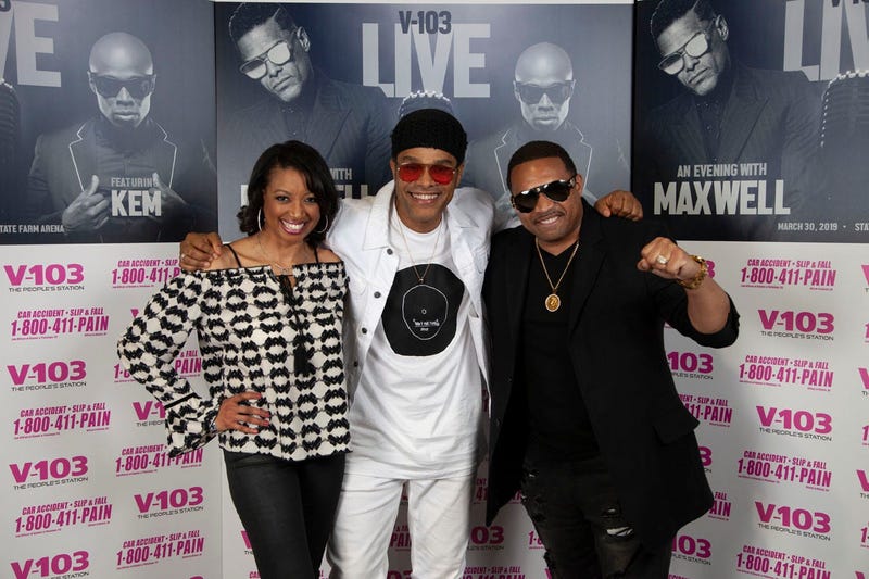 Maxwell Meets Fans Backstage At V-103 Live Concert In Atlanta