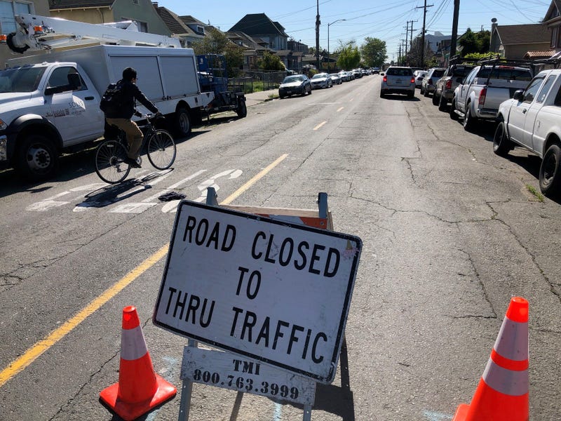 Cyclists, pedestrians take advantage of empty Oakland streets