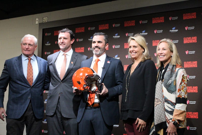 Kevin Stefanski with Dee and Jimmy Haslam