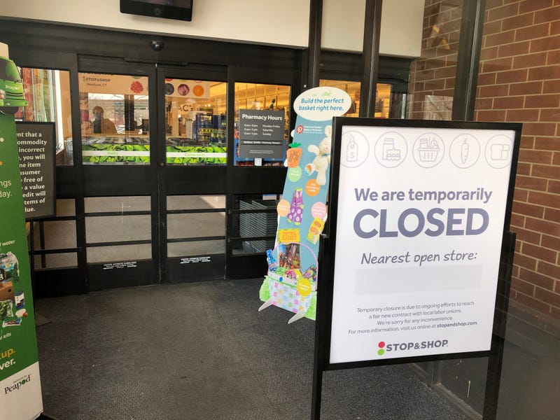 Stop & Shop workers go on strike. Photo by WTIC's Matt Dwyer.