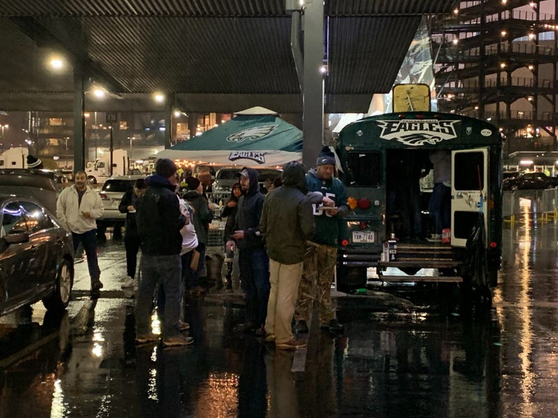 Eagles fans face a soggy tailgate before the game against the Giants.