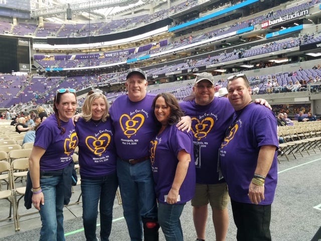 Amanda Jean, Vicki & Craig Smith, Amy Jacobs, Kim Segers and Bubba Strauss