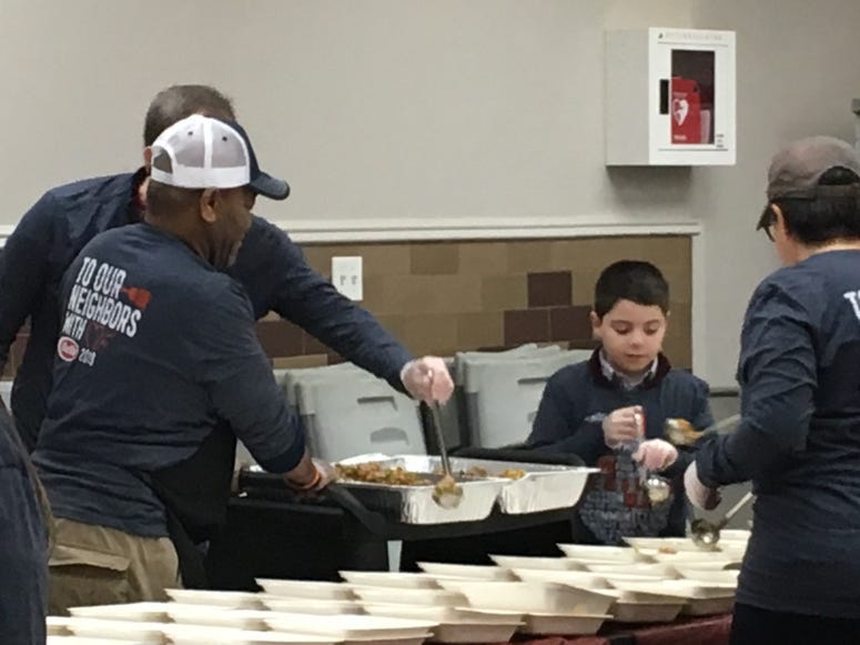 NYC food bank volunteers