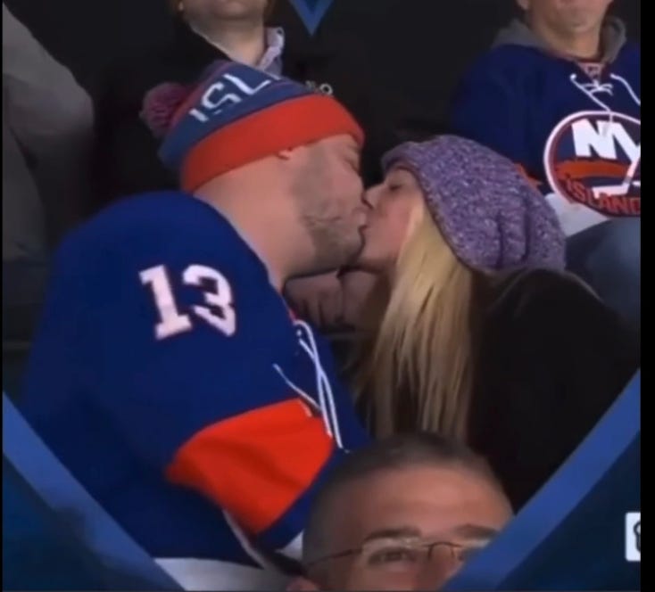 KISS CAM