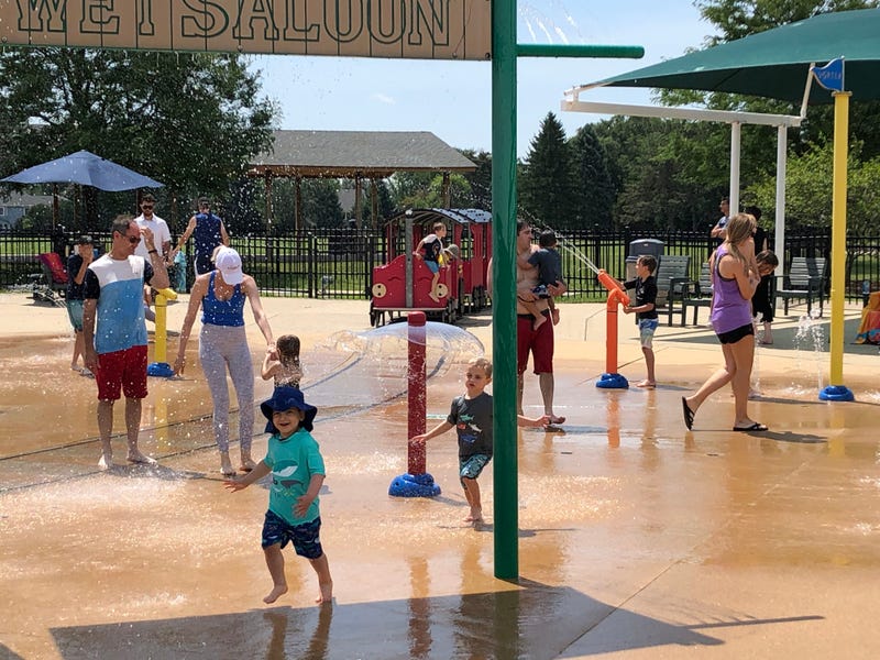 Glen Ellyn kids stay cool