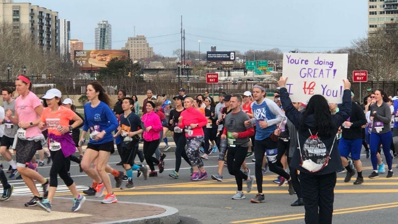 The streets of Philadelphia were jampacked with thousands of runners who laced up to help fight cancer Sunday morning. 