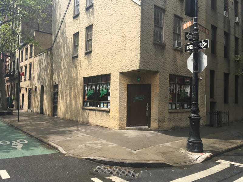 Julius' Bar
