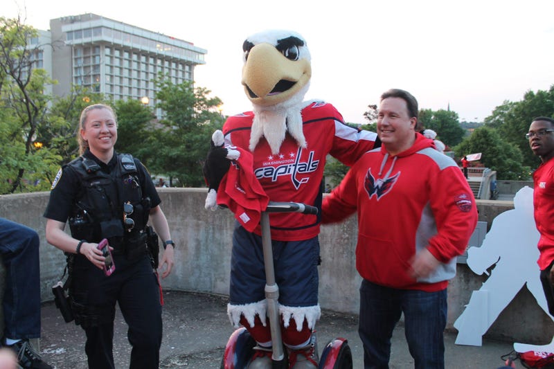 106.7 the Fan joins Capitals fans at Gateway Park to watch as the Caps take on the Lightning.