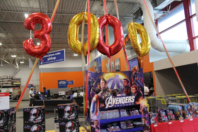 Anthony Russo Avengers: Endgame Signing at Best Buy Cleveland