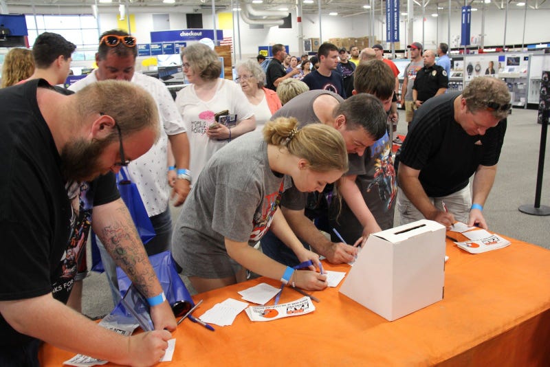 Anthony Russo Avengers: Endgame Signing at Best Buy Cleveland