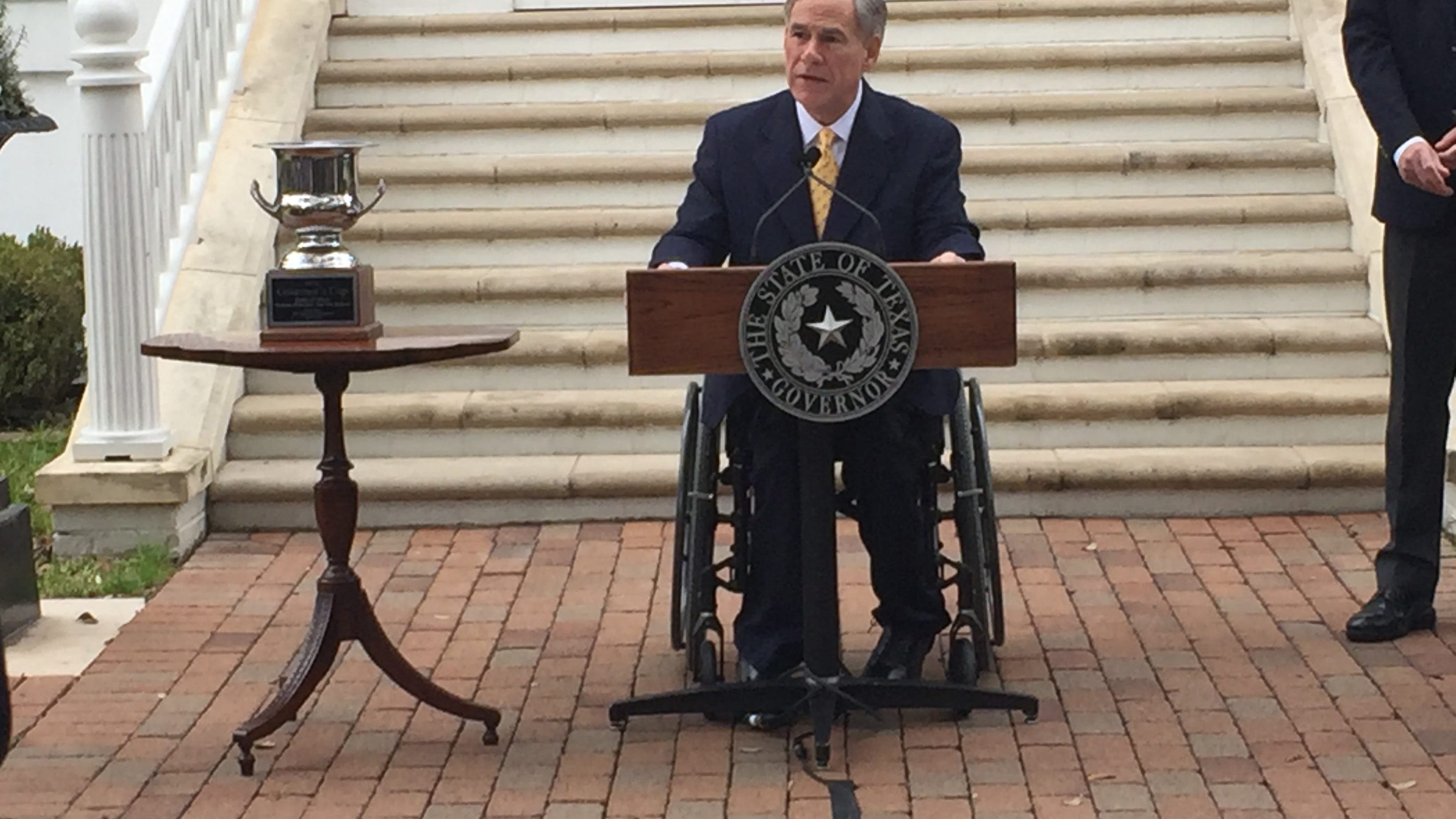 Texas Gov. Abbott Closes Bars, Restricts Restaurants to Stem COVID-19 Resurgence
