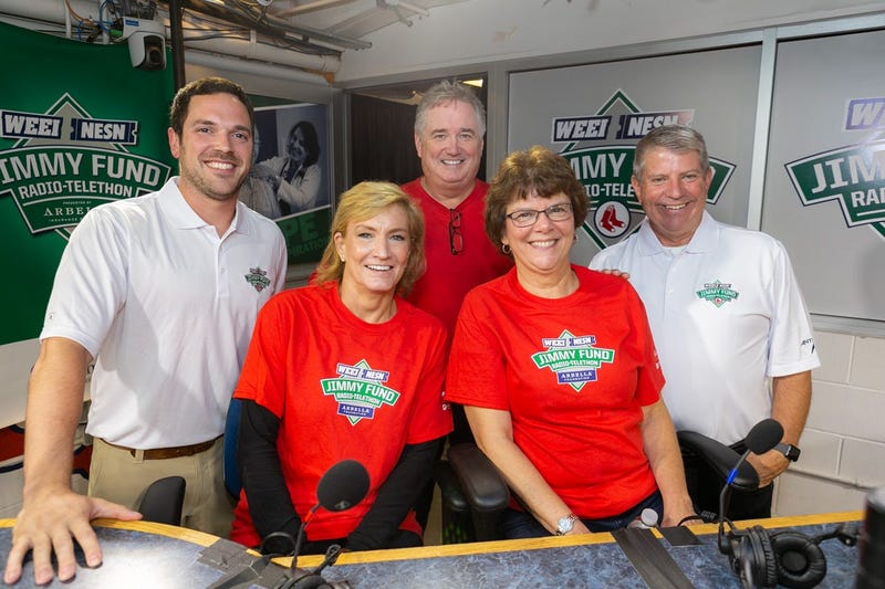 Teresa Connor, 57, lung cancer, with her husband, and R.N. Diane Lucier.