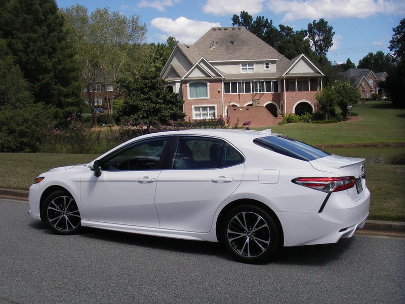 Toyota Camry SE