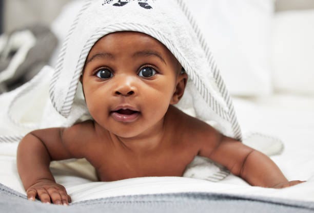 Parents planning for babies in 2026 are gravitating toward short, four-letter names as fresh but familiar options rise in popularity across the U.S., according to baby-naming experts tracking early trends. 