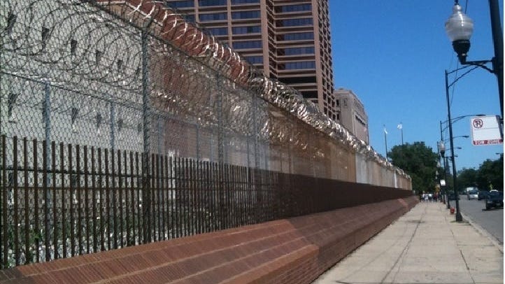 Mental health specialists who work with jail detainees threaten strike