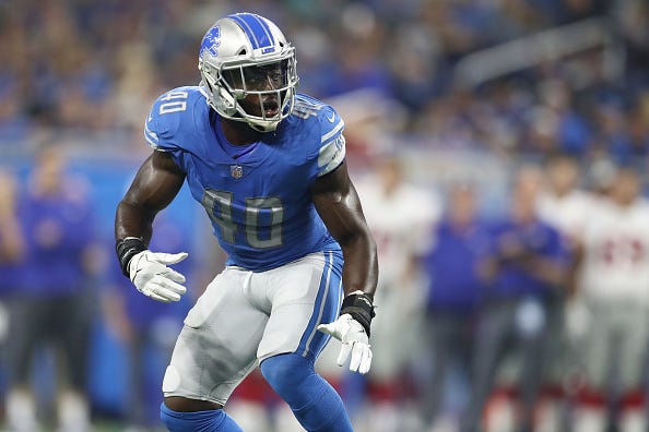 Jarrad Davis drops back into coverage for the Lions. 