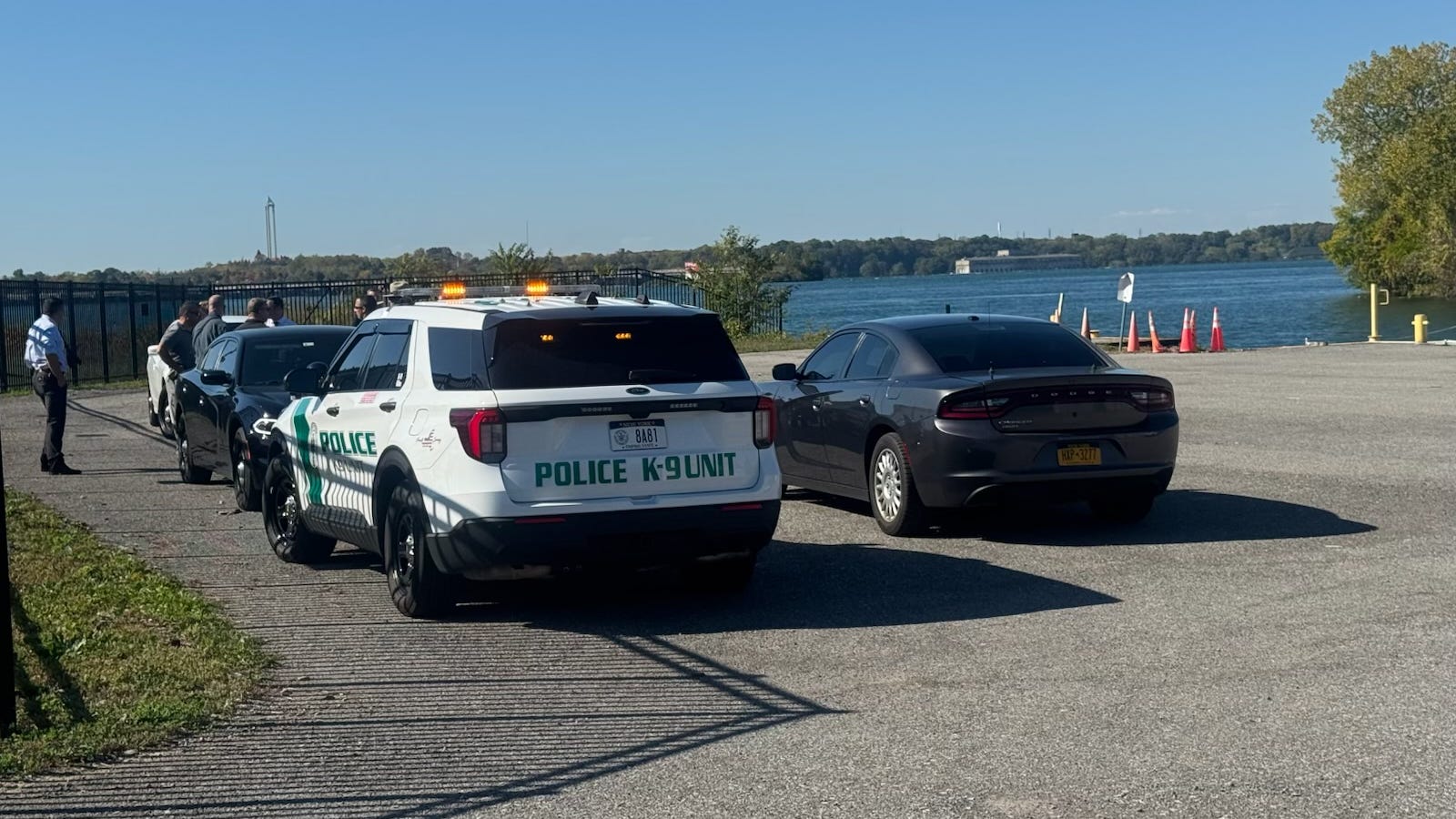 Jeep drives into upper rapids of Niagara River