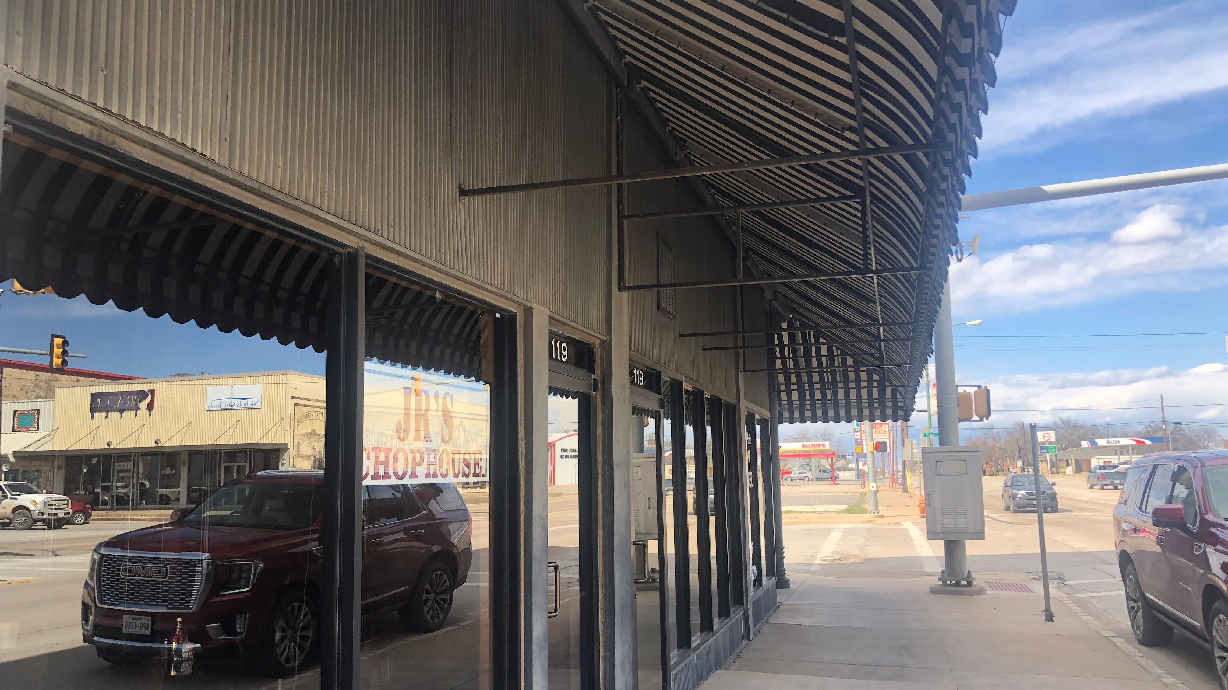 Jacksboro residents begin clean-up: "You're seeing a lot of people come together"