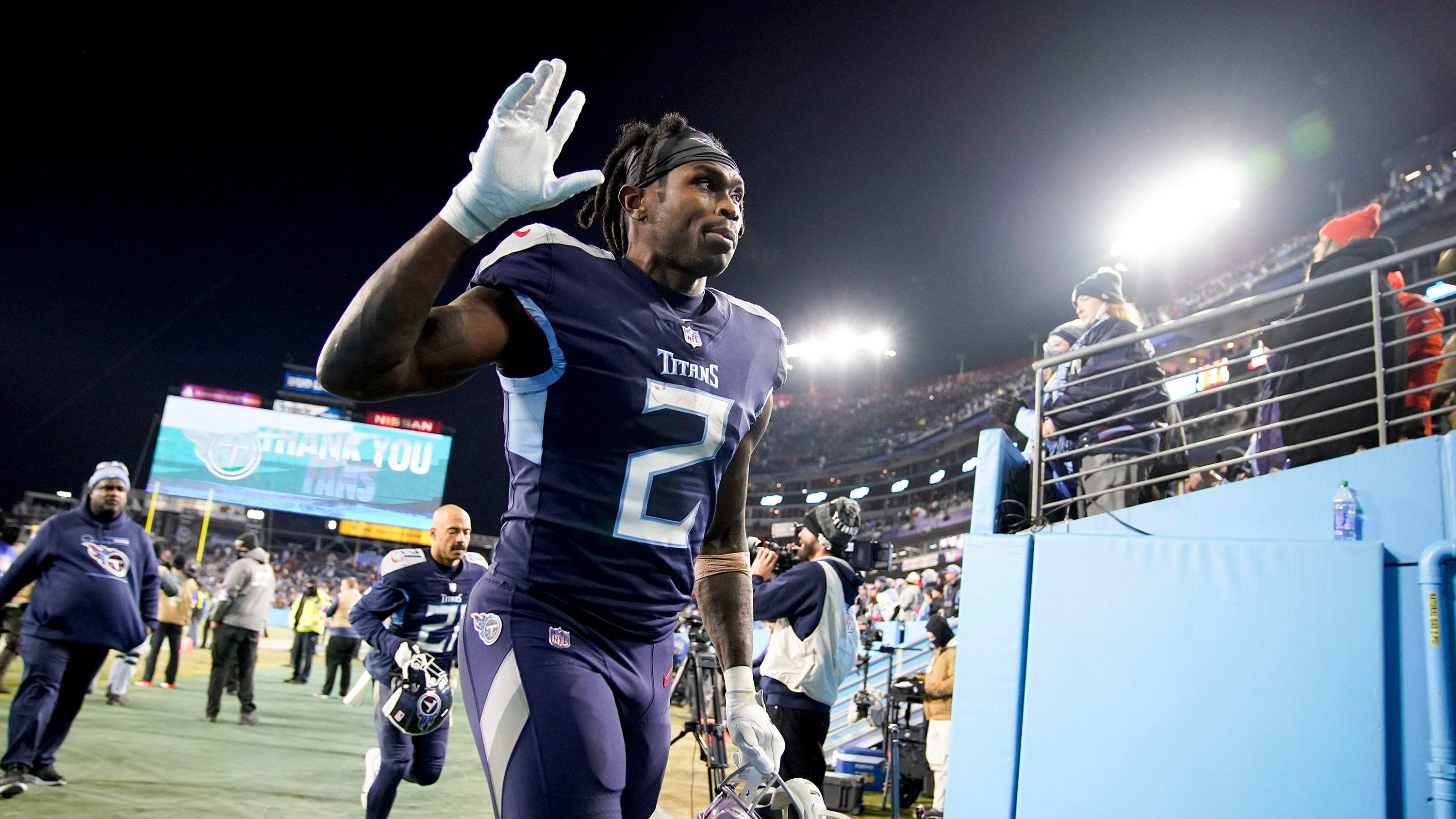 NFL Twitter reacts to Julio Jones teaming up with Tom Brady and Bucs