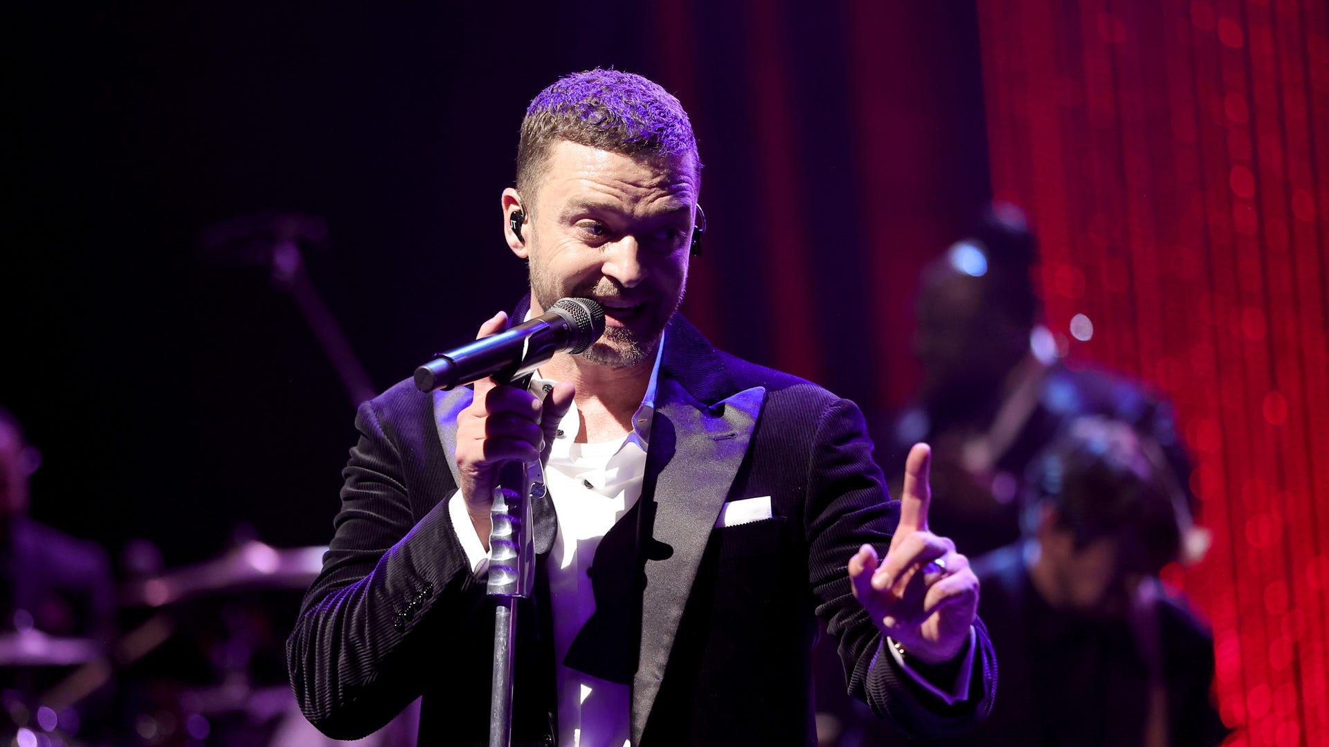 Justin Timberlake fans wonder, what does ‘EITIW’ mean?