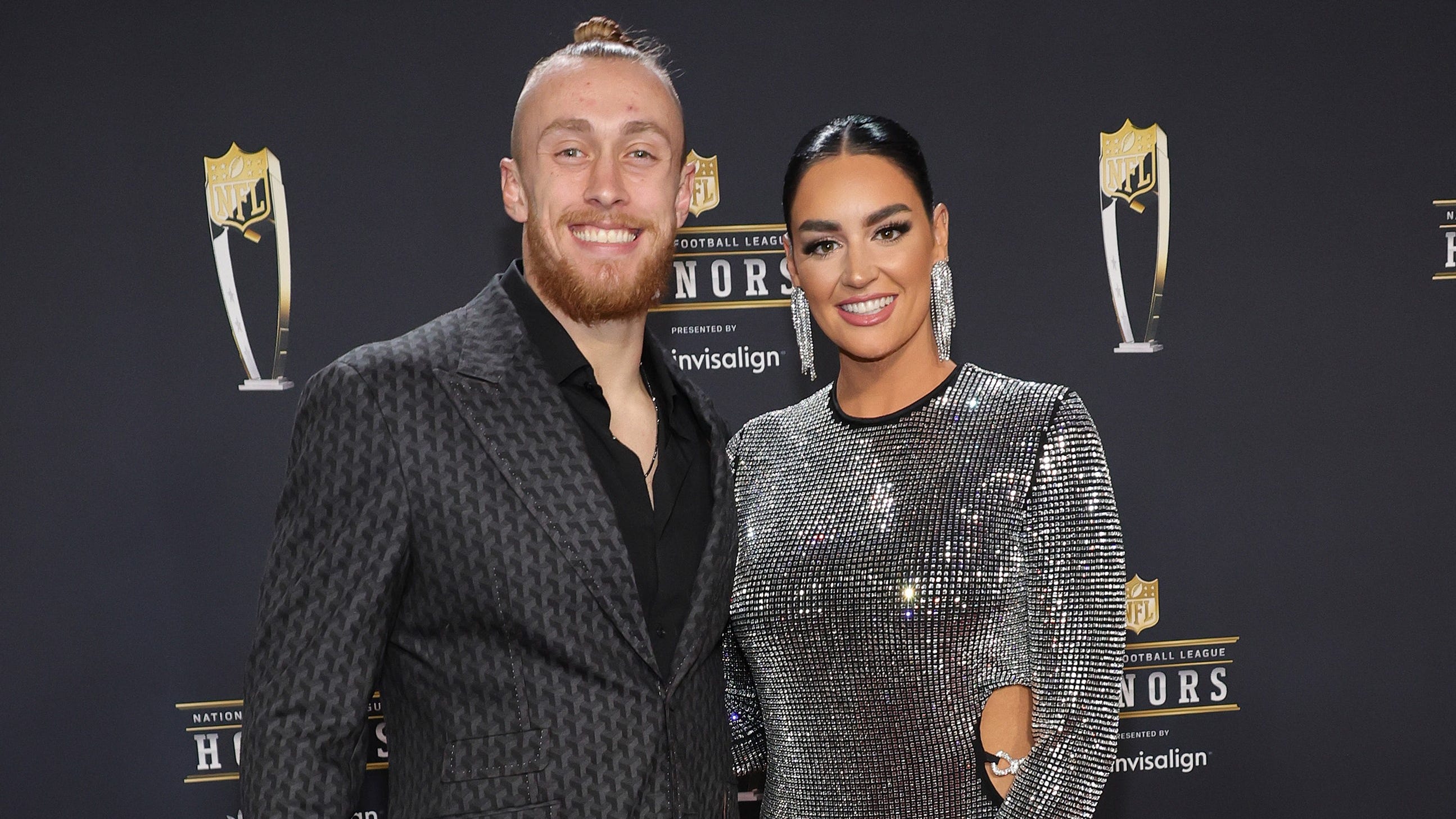 George Kittle sings very off-tune 49ers ballad at NFL honors