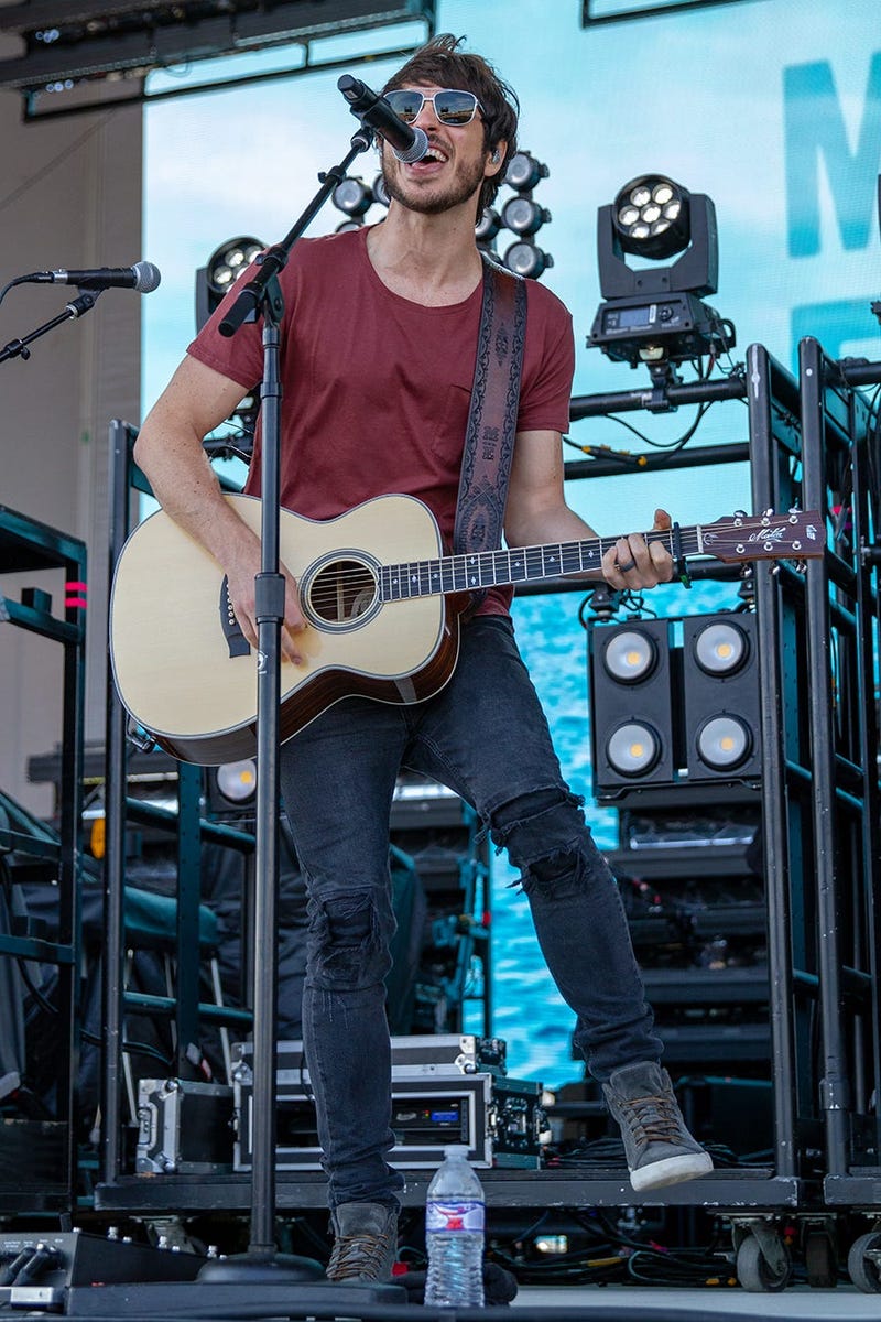 Morgan Evans at LakeShake 19 by Allison Cipra Photography