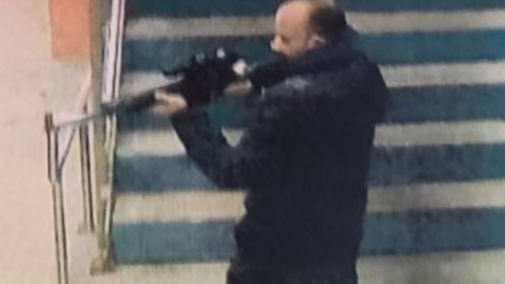 FBI, Chicago police seek to identify suspect who fired assault rifle on Metra platform