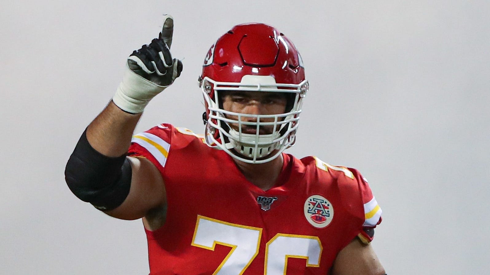 Chiefs' Laurent Duvernay-Tardif Becomes First NFL Player to Opt Out of 2020 Season
