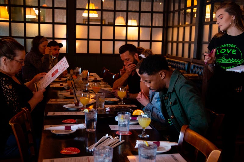 LAVSherie_PointLunch_4_1.jpg