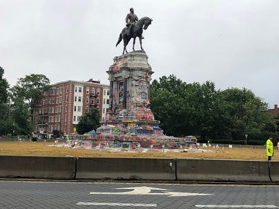 Barriers up at the Robert E. Lee Monument.  (Matt Demlein, WRVA)