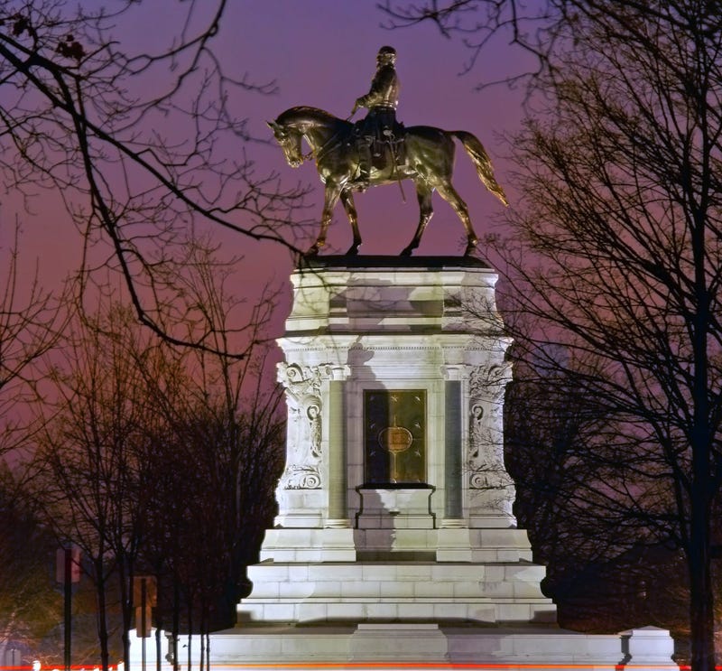 General Robert E. Lee monument in Richmond, Virginia