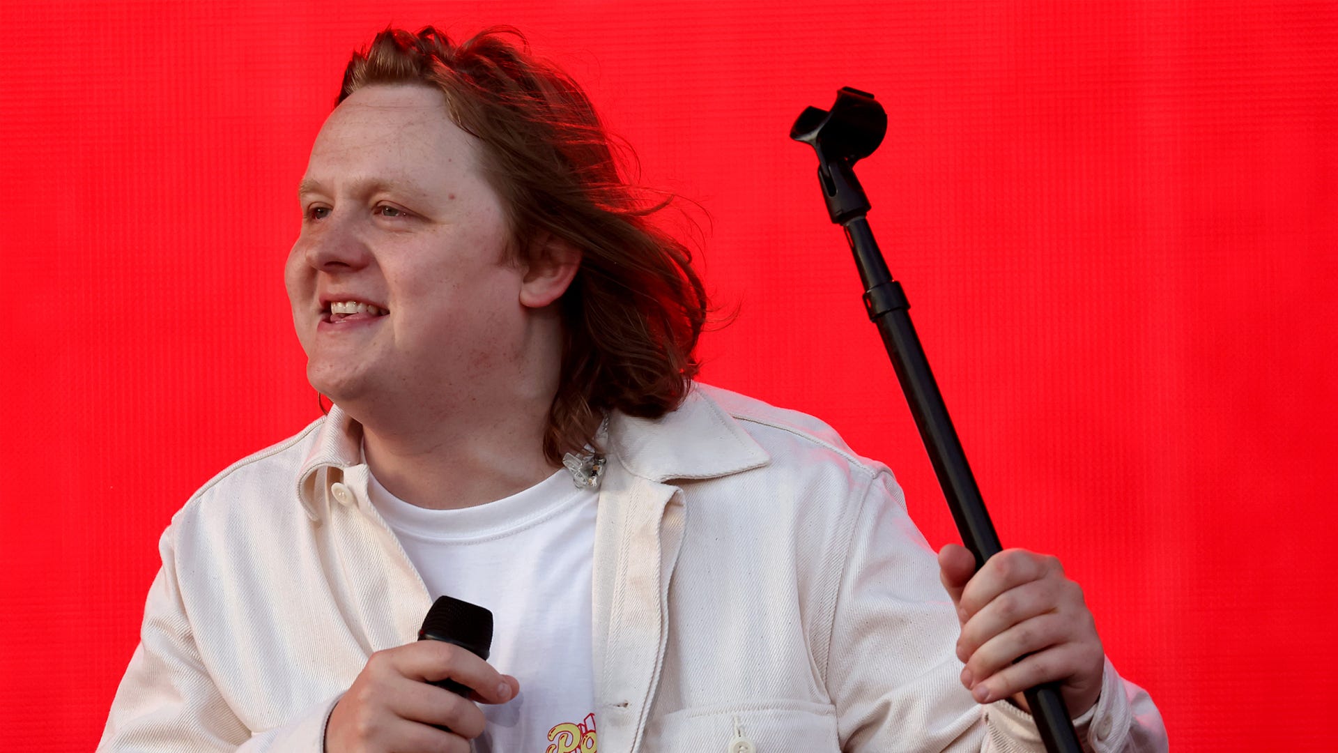 Lewis Capaldi promises 'warm mouthfuls of delight' with new 'Big Sexy Pizza'