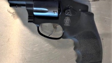 Woman arrested for trying to bring loaded revolver onto LaGuardia flight