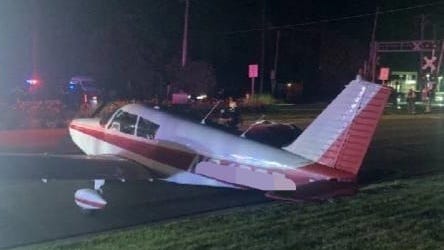 Pilot of small plane makes emergency landing on Libertyville road