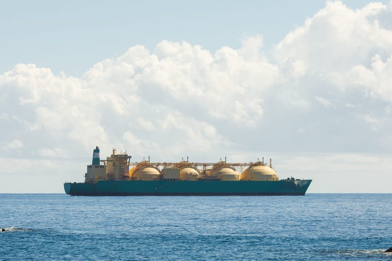 Liquefied natural gas tanker