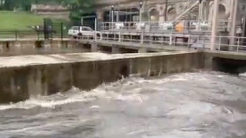 Water district dumps into Lake Michigan to alleviate flooding