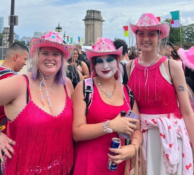 Fans in pink for Chappell Roan