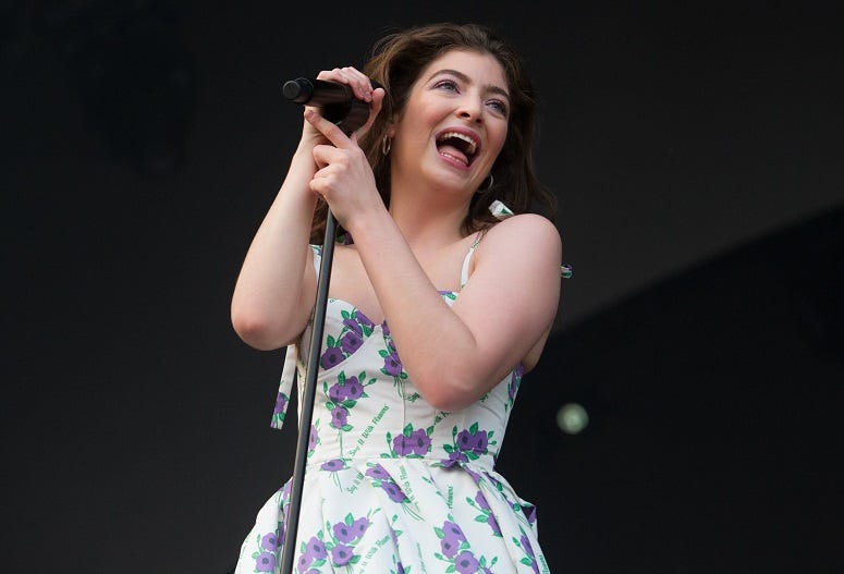 Lorde Singing
