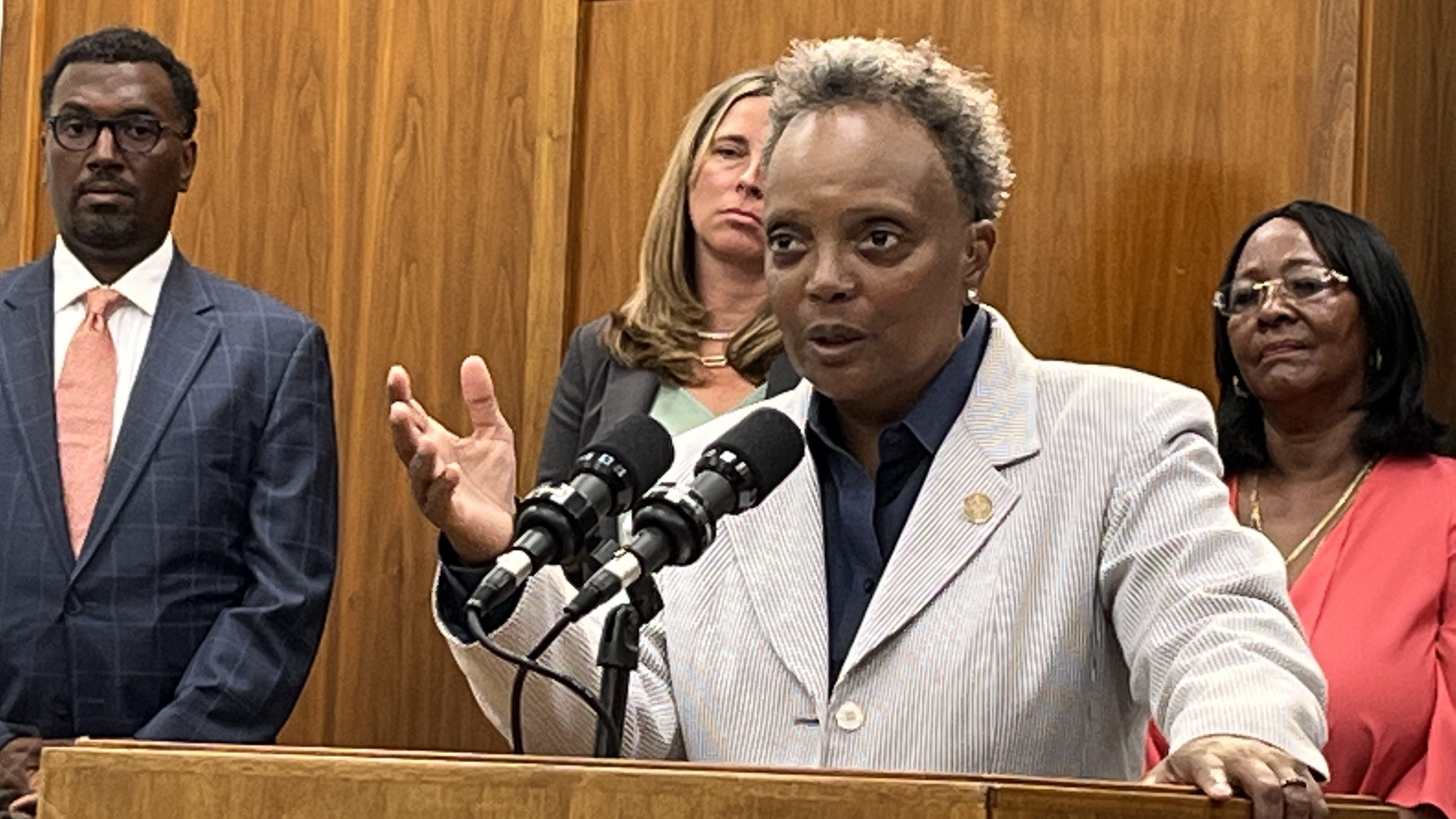 Mayor Lightfoot vows that Chicago police officers will have fewer canceled days off