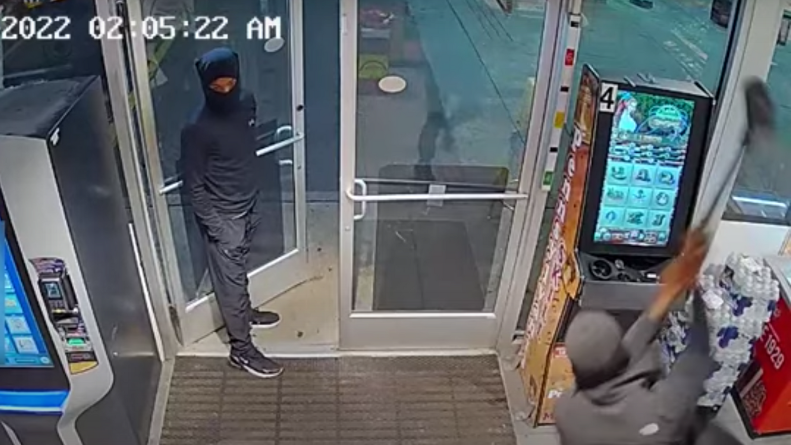 Police: Men stole lotto machine with a sledgehammer at Port Richmond gas station