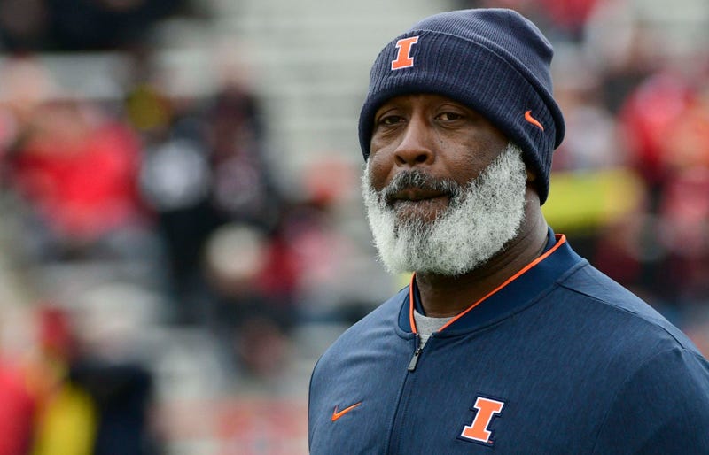 Illinois football coach Lovie Smith