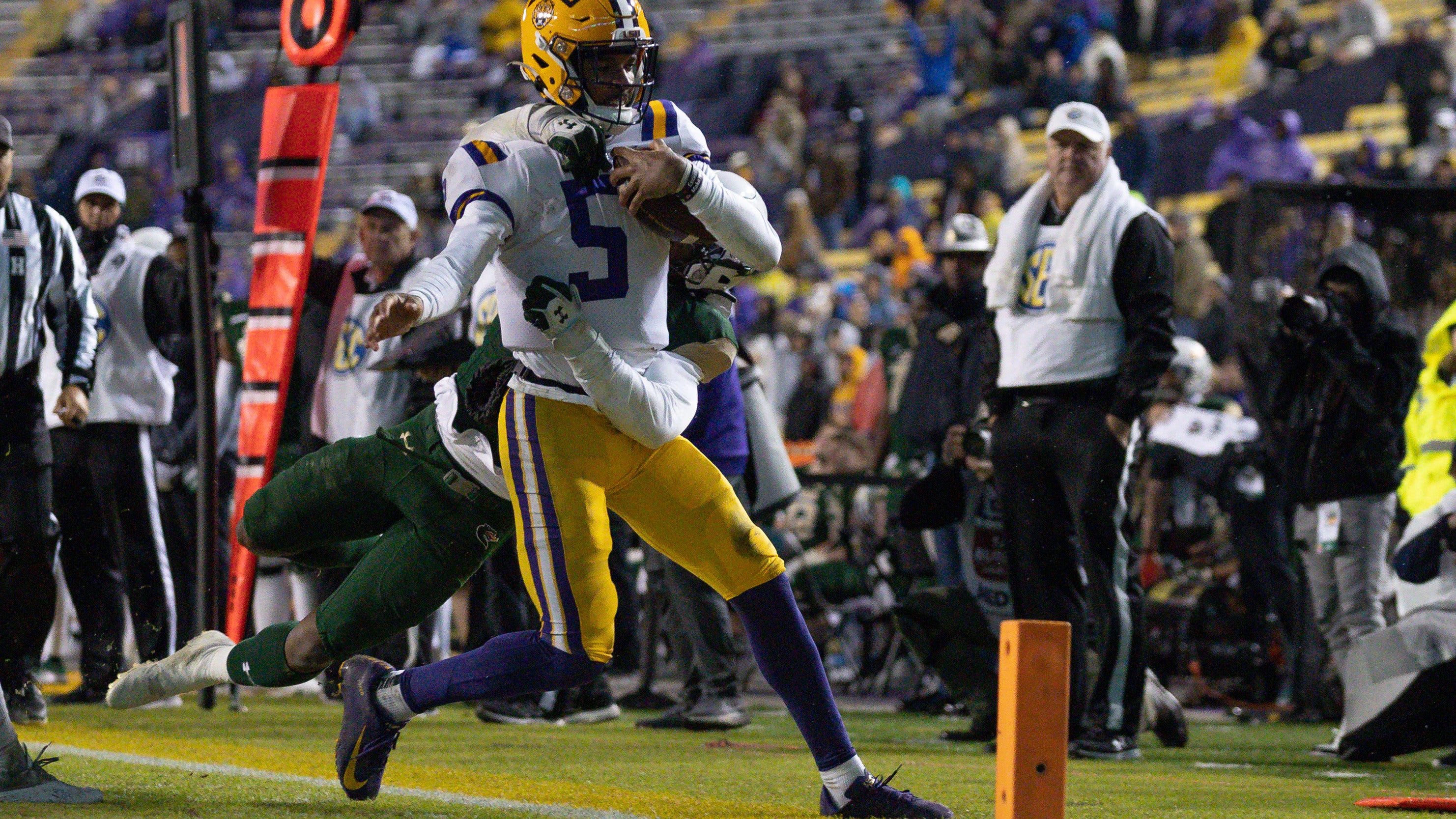 College Football Playoff: LSU moves up to 5, USC at 6