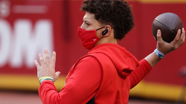 Chiefs narrowly avoided exposing more than 20 players to COVID-positive barber: report