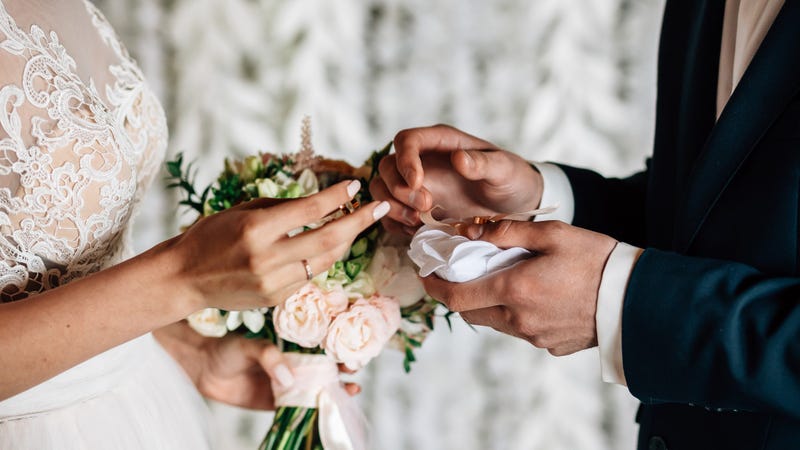 exchange of wedding rings white