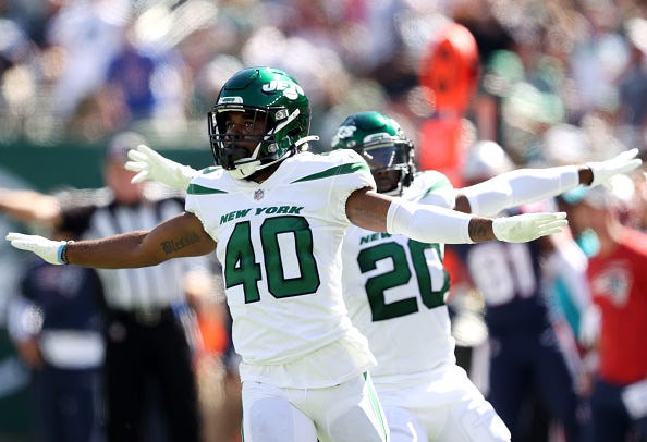 Marcus Maye celebrates with the Jets. 