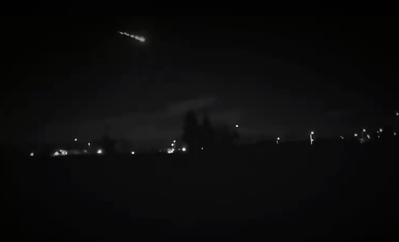 Meteor illuminates sky over Chicago area