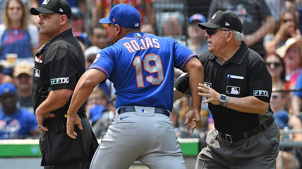 WATCH: Mets somehow allowed 3 runs to score on an infield dribbler vs. Pirates