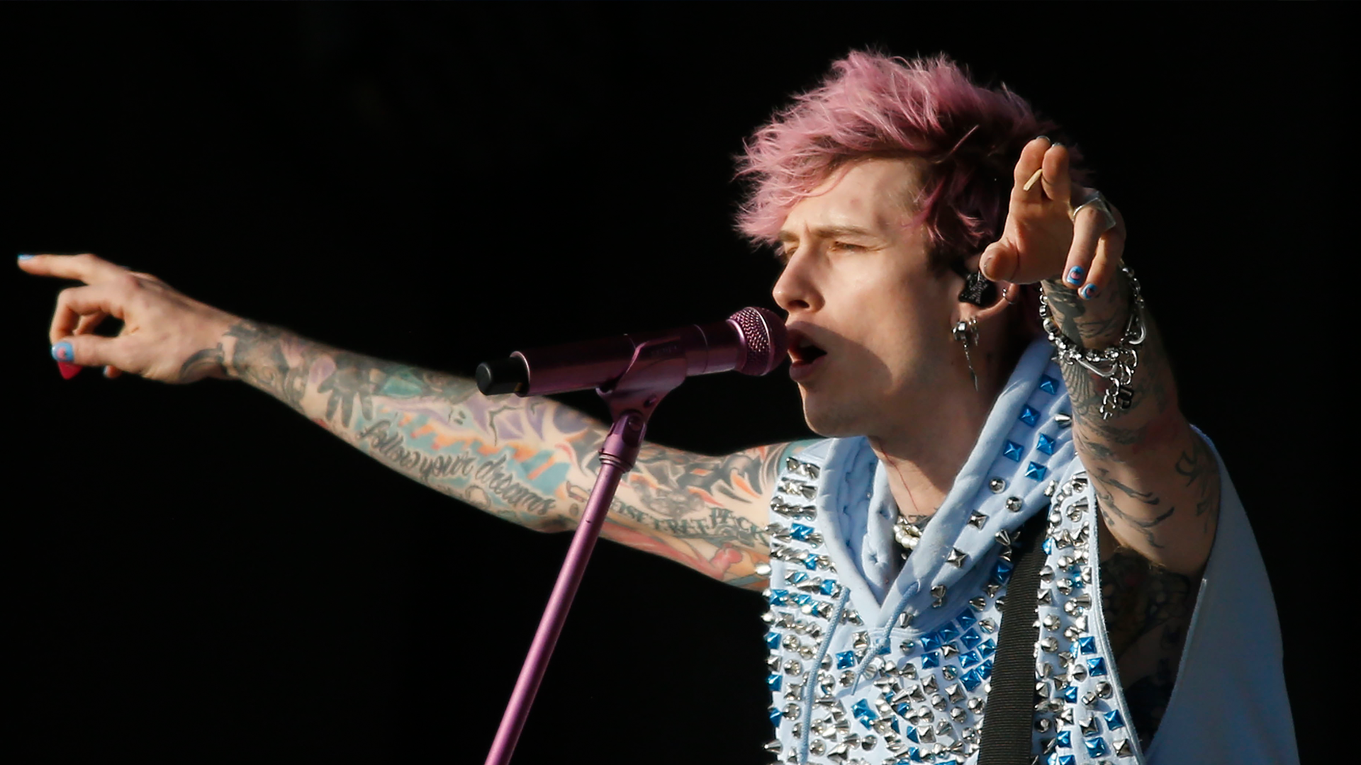 5 Machine Gun Kelly lyrics that now live in our brain thanks to 'mainstream sellout'