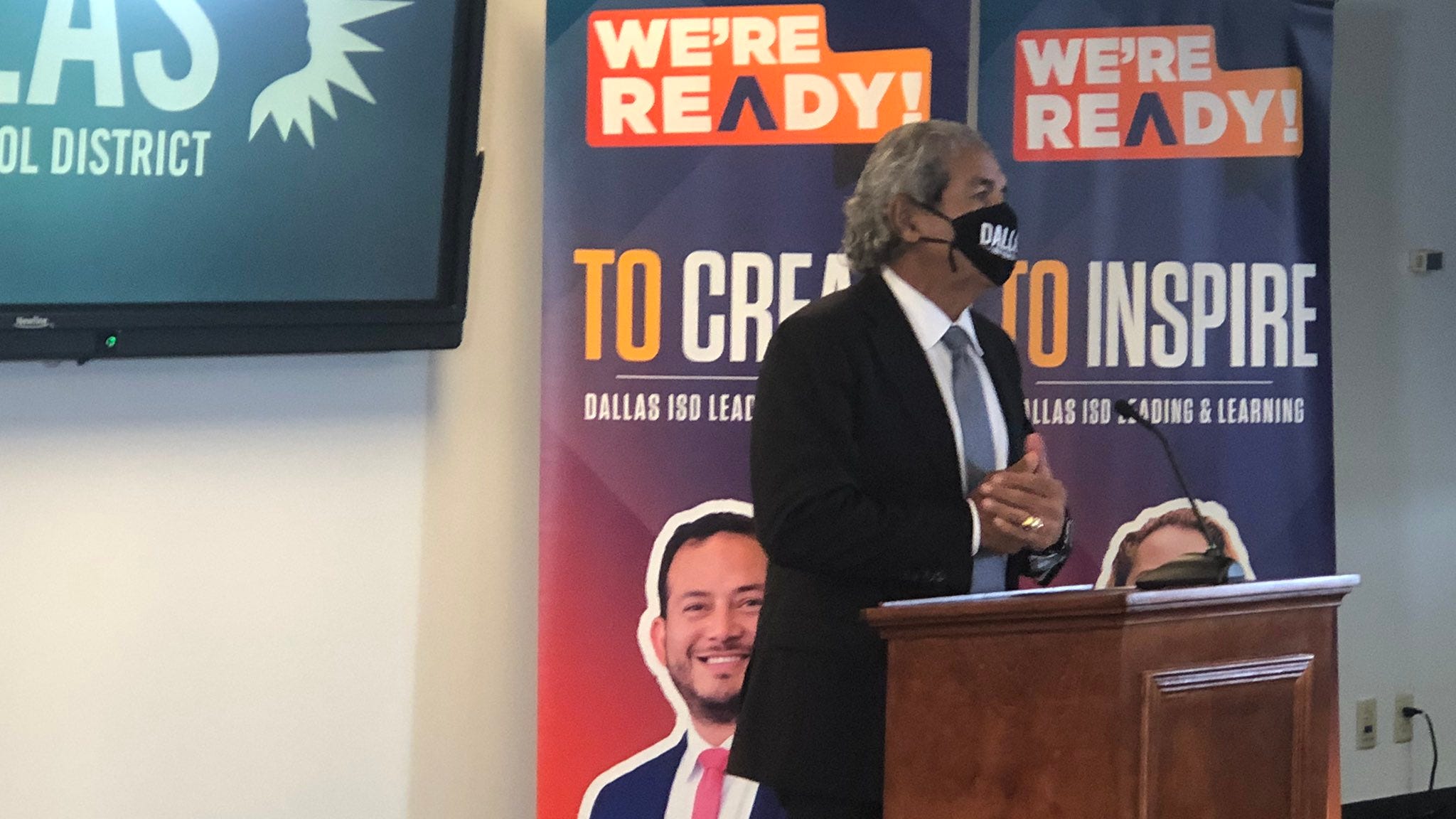 Dallas superintendent issues mask mandate, challenging governor's order